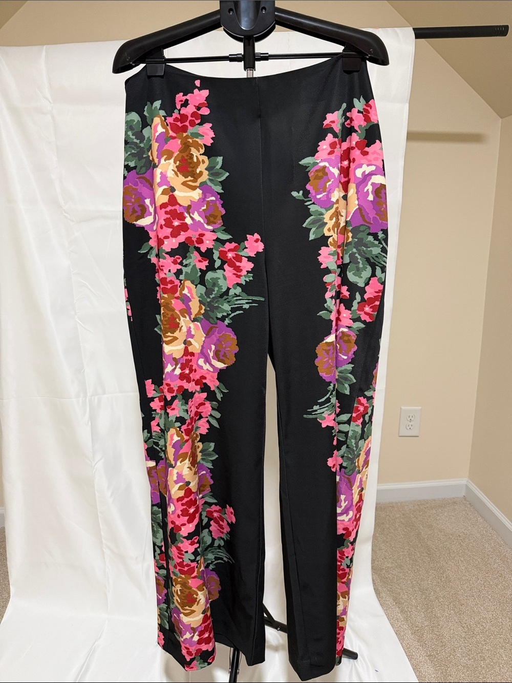 Tuckernuck Wide leg Floral Pants Size XXXL.